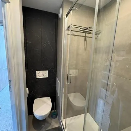 Διαμέρισμα Entierement Renove Et Meuble *